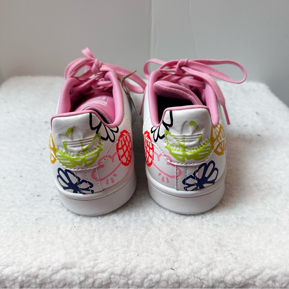 Women’s Adidas Stan Smith Shoes - Picture 5 of 13